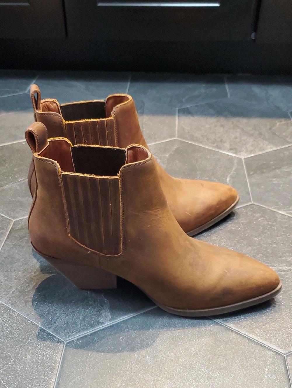Portland Leather Goods Dakota Tan Leather Boots (color is Canyon) Size 7.5 - Picture 4 of 14